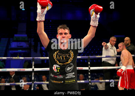 Tschad Ellis gewinnt den Super Welterweight Wettbewerb bei der Metro Radio Arena, Newcastle. Stockfoto