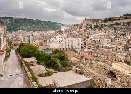 Blick auf Modica, kleine Stadt in Sizilien Stockfoto