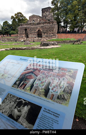 Informationen unterzeichnen und Ruinen der römischen Thermen, Jewry Wall Museum, Leicester, England, Großbritannien Stockfoto