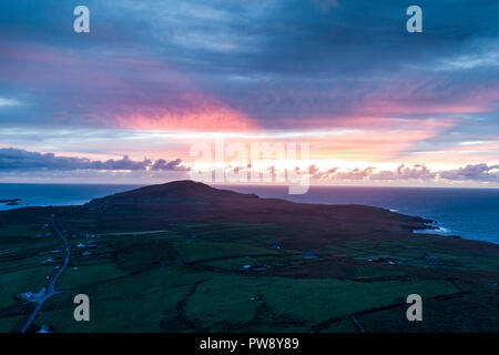 Sonnenuntergang über Valentia Island, County Kerry Stockfoto