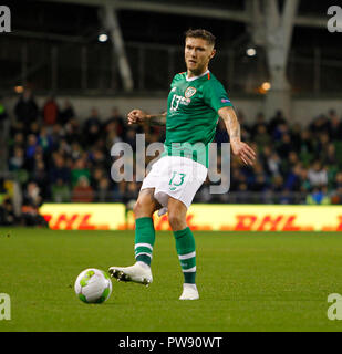 Aviva Stadium, Dublin, Irland. 13 Okt, 2018. UEFA Nationen Liga Fußball, Irland gegen Dänemark; Jeff Hendrick am Ball für Rep. von Irland Quelle: Aktion plus Sport/Alamy leben Nachrichten Stockfoto