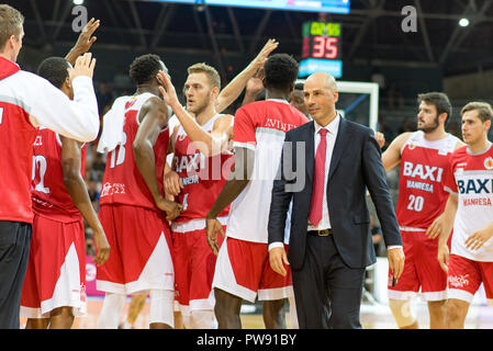 ANDORRA LA VELLA, ANDORRA - 13. Oktober 2018: Die französische base Mora Banc Andorra Andrew Albicy Angriffe mit der Kugel für Mora Banc Andorra LIGA ENDESA ACB-Spiel zwischen Morabanc Andorra BC und BAXI MANRESA an Poliesportiu d'Andorra Stadium am Oktober 13, 2018 in Andorra La Vella. Quelle: Martin Silva Cosentino/Alamy leben Nachrichten Stockfoto