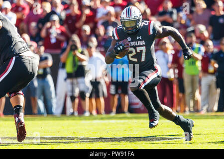 Columbia, SC, USA. 13 Okt, 2018. Südcarolina Kampfhähne zurück laufen Ty's auf Williams (27) läuft mit dem Ball im ersten Quartal des NCAA matchup zwischen der Texas A&M Aggies und die Südcarolina Kampfhähne an Williams - dem Brice Stadium in Columbia, SC. (Scott Kinser/Cal Sport Media) Credit: Csm/Alamy leben Nachrichten Stockfoto