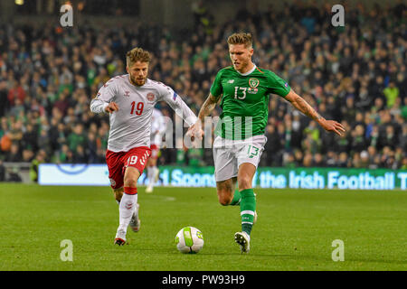 Lasse Schone und Jeff Hendrick in Aktion während der Rep. von Irland vs Dänemark UEFA Nationen Liga Match im Aviva Stadium. Ergebnis 0-0 Stockfoto