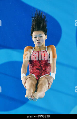 Buenos Aires, Argentinien. 13 Okt, 2018. Goldmedaillenträger Lin Shan von China konkurriert, während bei den Frauen 10-m-Finale bei den Olympischen Spielen 2018 Sommer Jugend in Buenos Aires, Argentinien, Okt. 13, 2018. Credit: Zhu Zheng/Xinhua/Alamy leben Nachrichten Stockfoto