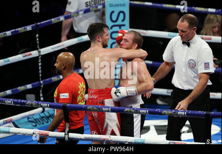 Metro Radio Arena, Newcastle, UK. Samstag, 13. Oktober 2018. Anthony Fowler beats Gabor Gorbics während der Boxkampf bei der Metro Radio Arena, Newcastle, UK. Credit: UK Sports Agency/Alamy leben Nachrichten Stockfoto