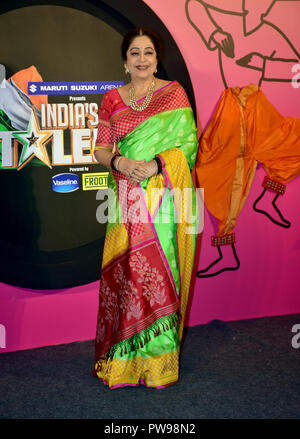 Mumbai, Indien. 13. Oktober 2018. Indische Schauspielerin Kirron Kher auf Kanälen Gegenwart zeigt "Indiens Got Talent" neue Saison Ankündigung Pressekonferenz im Hotel Trident Bandra in Mumbai. Credit: SOPA Images Limited/Alamy leben Nachrichten Stockfoto