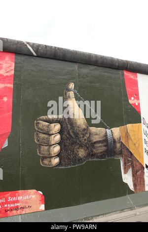 Close-up Abschnitt von Michail Serebrjakov der Diagonale Lösung des Problems, die East Side Gallery, Berliner Mauer Stockfoto