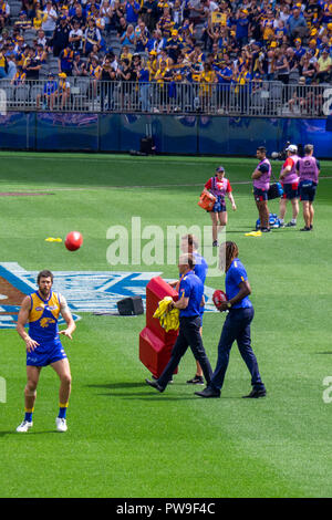 West Coast Eagles Football Club footballer Josh Kennedy bei Optus Stadion 2018 AFL vorläufige endgültige Perth Western Australia. Stockfoto