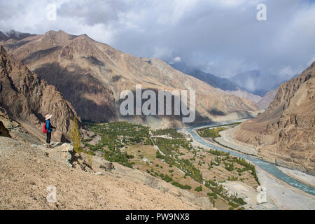 Trekking über den Balti Dorf Turtuk, nach Pakistan, jetzt Teil von Ladakh, Indien, im Karakorum Stockfoto