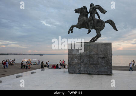 Die Statue von Alexander dem Großen an der Strandpromenade von Thessaloniki, Griechenland am 15. Juni 2018. Stockfoto