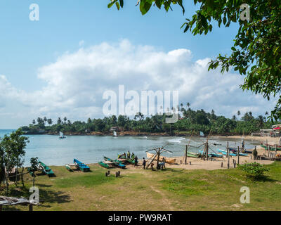 Angeln Kanus am Strand von São Tomé Stockfoto