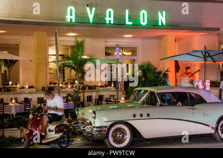 Miami Beach Florida, Ocean Drive, Avalon, Hotel Hotels Unterkunft Inn Motel Motels, Restaurant Restaurants Essen Essen Essen Essen Essen essen Café Cafés Bistro, Straße, si Stockfoto