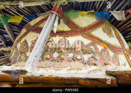 Nar Dorf, Annapurna Conservation Area, Nepal - Juli 22, 2018: die alten traditionellen Gompa buddhistischen Strukturen in Nar Dorf Stockfoto