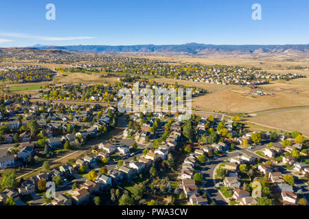 Luftbild der Zersiedelung in Castle Rock, Colorado, außerhalb von Denver. Stockfoto