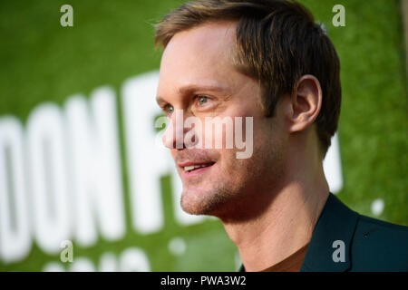 Alexander Skarsgard Teilnahme an der Little Drummer Girl Premiere im Rahmen der BFI London Film Festival, am Ufer Garten Kino in London. PRESS ASSOCIATION Foto. PRESS ASSOCIATION Foto. Bild Datum: Sonntag, Oktober 14, 2018. Photo Credit: Matt Crossick/PA-Kabel Stockfoto