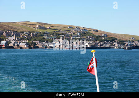 Die NorthLink Fähre Stromness auf Orkney Hamnavoe verlassen Stockfoto