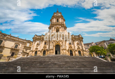 Dom von San Giorgio in Modica, feines Beispiel der sizilianischen Barock kunst Sizilien, Süditalien. Stockfoto