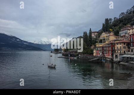 Varenna, Italien - 31. März 2018: Das Fischerdorf Varenna, Italien Stockfoto