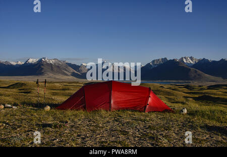 Camping über See Zorkul, mit der Großen Pamir in Afghanistan, Tadschikistan Stockfoto