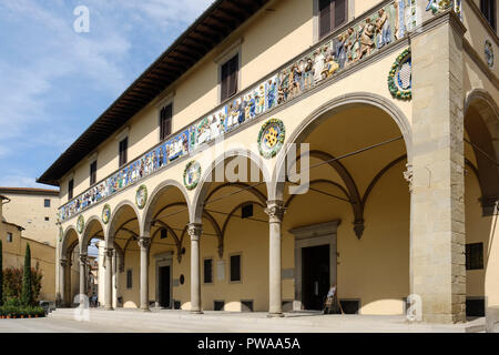 Ospedale del Ceppo di Pistoia in der Piazza Giovanni, Altstadt von Pistoia, Toskana, Italien, Europa, Stockfoto