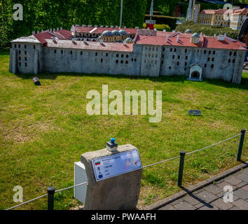 Brüssel, Belgien - 17 April 2017: Miniaturen im Park Mini-europa-Reproduktion des Kloster von Rila, Bulgarien, Europa Stockfoto