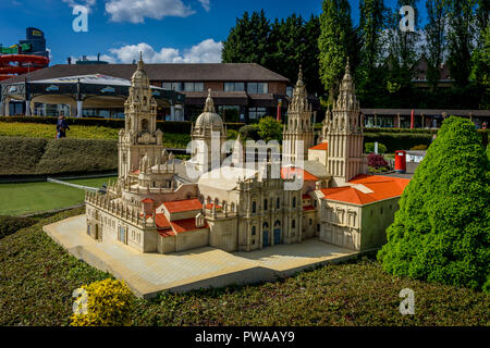 Brüssel, Belgien - 17 April 2017: Miniaturen im Park Mini-europa-Reproduktion der Kathedrale von Santiago de Compostela, Spanien, Europa Stockfoto