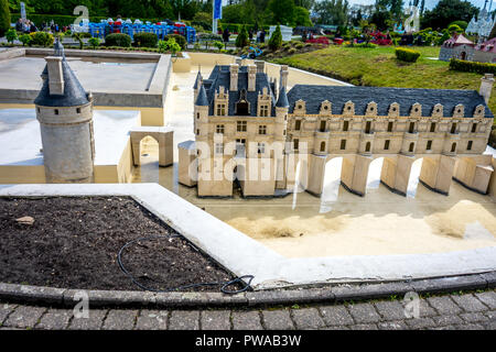 Brüssel, Belgien - 17 April 2017: Miniaturen im Park Mini-europa-Reproduktion des Schlosses in Chaumont-sur-Loire, Frankreich, Europa Stockfoto