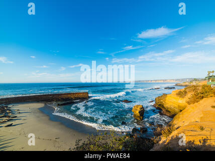 Blaue Meer in La Jolla, San Diego Stockfoto