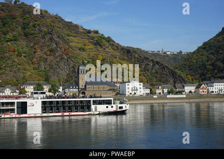 Kaub, Kreuzfahrtschiff, Welterbe Kulturlandschaft Oberes Mittelrheintal, Rhein, Deutschland, Europa Stockfoto