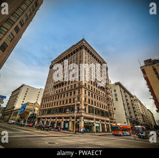 Los Angeles, CA, USA - 27. Oktober 2016: Menschen in Downtown L.A. Stockfoto