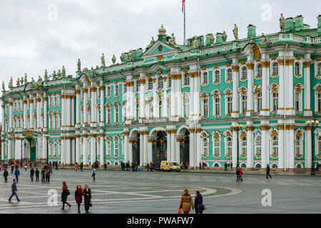 Sankt Petersburg, Russland - 24. OKTOBER 2015: Winter Palace. Die Eremitage Stockfoto