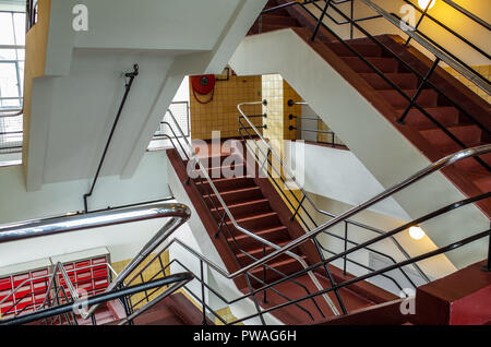 Van Nelle Factory Treppenhaus Rotterdam - Innendetails der ehemaligen Fabrik. Gebäude im internationalen Stil 1931 Architekten Brinkman & Van der Vlugt Stockfoto