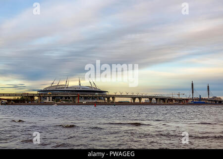 Russland, SANKT PETERSBURG - 28. August 2016: Gebäude Stadion der lokalen Fußballmannschaft Zenit wird aufgerufen, Zenith Arena, Stadion derzeit im Bau Stockfoto