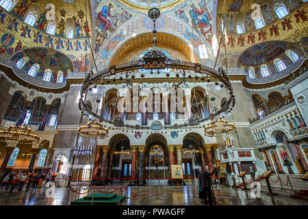 KRONSTADT, Russland - 31. AUGUST 2013: Der Innenraum der Kathedrale St. Nikolaus in Kronstadt Stockfoto