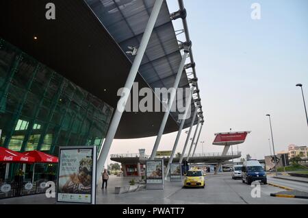 Tirana International Airport terminal außen Albanien Stockfoto