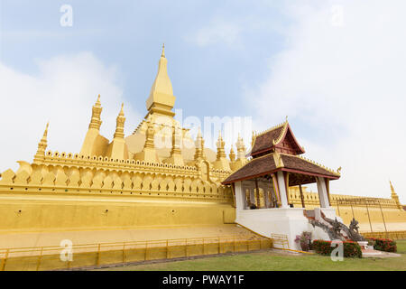 Pha That Luang (große Stupa) ist ein gold-buddhistische Stupa in Vientiane. Es ist das Wichtigste National Monument und ein nationales Symbol in Laos. Stockfoto