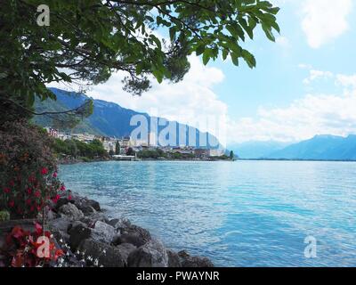 Sonnenlicht strahlend auf dem See auf Schloss Chillon nr Montreal, Schweiz Stockfoto