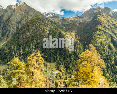 Anzeigen von Gaby, einem Dorf im Gressoney Tal, in der Region Aosta Tal'NW Italien