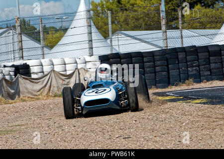 Rennstrecke von Jarama, Madrid, Spanien. 13. - 14. Oktober, 2018: Rennwagen #30 Skarabäus Offenhauser, 1960, 2.400 cm³, Fahrer Julian Bronson. Wettbewerb der Historischen Grand Prix Automobile Association (HGPCA) an der Rennstrecke von Jarama bei Madrid, Spanien. Enrique Palacio Sans./Alamy leben Nachrichten Stockfoto