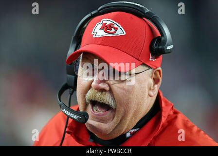 Gillette Stadium. 14 Okt, 2018. MA, USA; Kansas City Chiefs Head Coach Andy Reid während der NFL Spiel zwischen der Kansas City Chiefs und Neu-England Patrioten am Gillette Stadium. New England gewann 43-40. Anthony Nesmith/CSM/Alamy leben Nachrichten Stockfoto