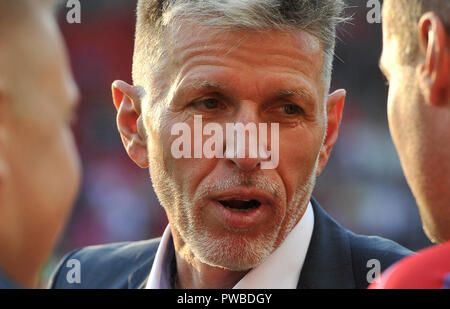 Trnava, Slowakei. 13 Okt, 2018. Tschechische Trainer Jaroslav Silhavy spricht mit Journalisten nach der Nationen Liga Match B 1 Tschechien gegen Slowakei in Trnava, Slovensko, 13. Oktober 2018. Credit: Vaclav Salek/CTK Photo/Alamy leben Nachrichten Stockfoto