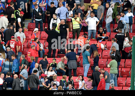 Trnava, Slowakei. 13 Okt, 2018. Fans in Aktion während der Nationen Liga Match B 1 Tschechien gegen Slowakei in Trnava, Slovensko, 13. Oktober 2018. Credit: Vaclav Salek/CTK Photo/Alamy leben Nachrichten Stockfoto