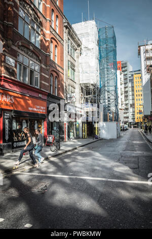 Zugenagelten und verlassenen Musik Shops auf Dänemark Straße, das ehemalige Haus der britischen Musikindustrie, und einmal als Tin Pan Alley, London, UK Stockfoto