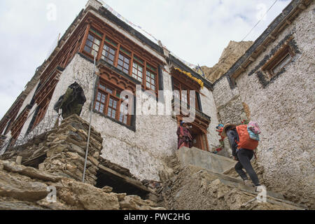 Trekker Position für einen Homestay in das Dorf von Hinju, Ladakh, Indien Stockfoto