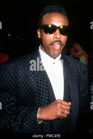 BEVERLY HILLS, Ca - 5. Oktober: Komiker Arsenio Hall besucht die "1492: Conquest of Paradise" Beverly Hills Premiere am 5. Oktober 1992 an der Akademie Theater in Beverly Hills, Kalifornien. Foto von Barry King/Alamy Stock Foto Stockfoto