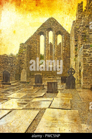 Eine strukturierte Szene von Cong Abbey im gleichnamigen Dorf an der Grafschaft Galway und County Mayo Grenzen in Irland. Stockfoto