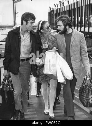 Franco Nero, Vanessa Redgrave, Peter mcenery, Flughafen Rom 1968 Stockfoto
