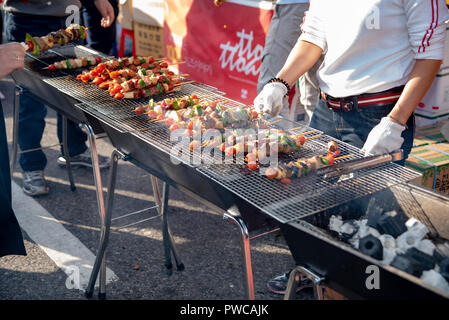 Essen gebacken mit Stöcken, Seoul Street Food, Korea. Stockfoto