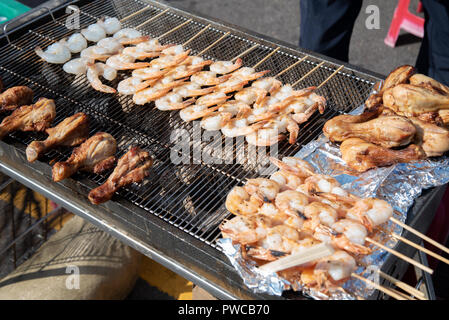 Essen gebacken mit Stöcken, Seoul Street Food, Korea. Stockfoto